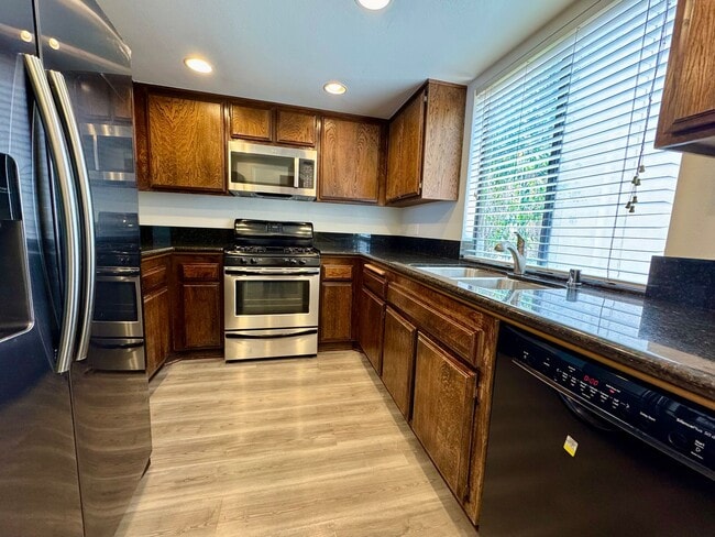 5070 Kester Ave Unidad 3