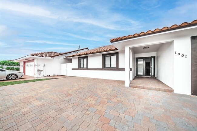 Building Photo - 1001 NW 127th Pl Rental