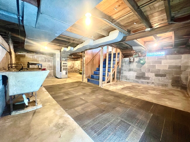 Photo - 5124 Allen St