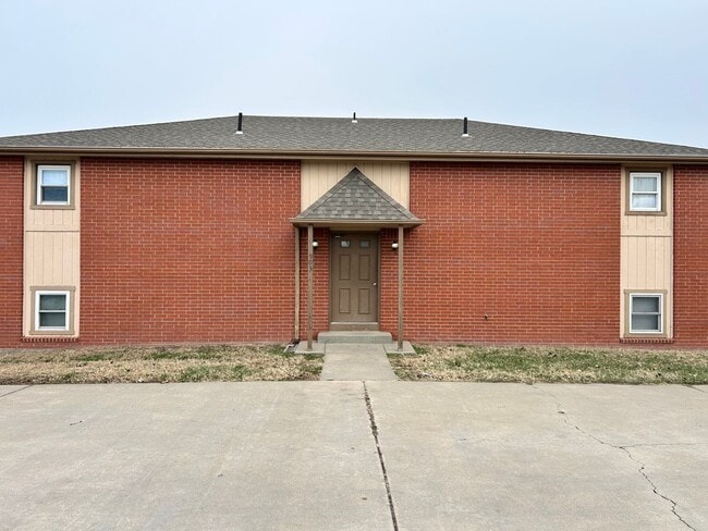 Building Photo - Convenient Location