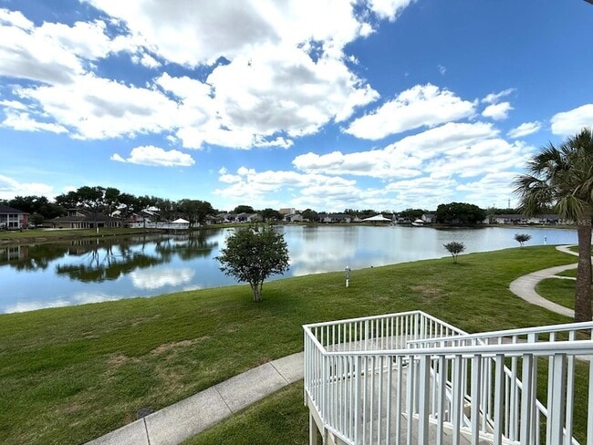 Building Photo - 308 Lake Parsons Green Unit 206