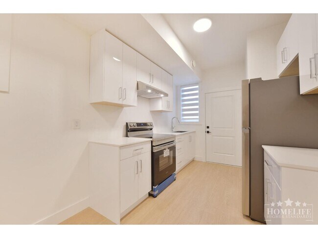 16678-16616 16 Ave