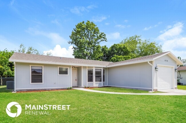 Photo - 456 SW Molloy St