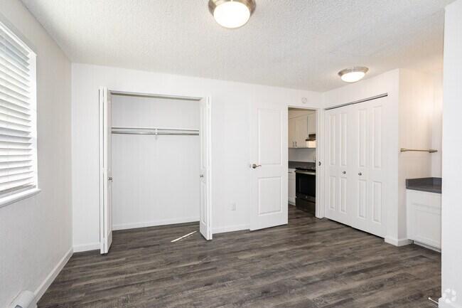 1BR, 1BA - 700SF - Bedroom