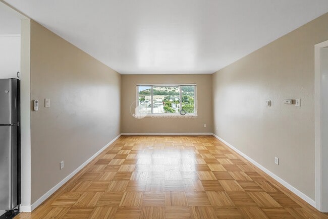 Building Photo - 331 Campbell Ave Unit 3