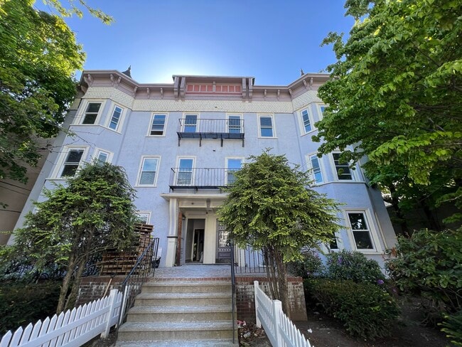 Photo - 139 Oxford St Unit 6