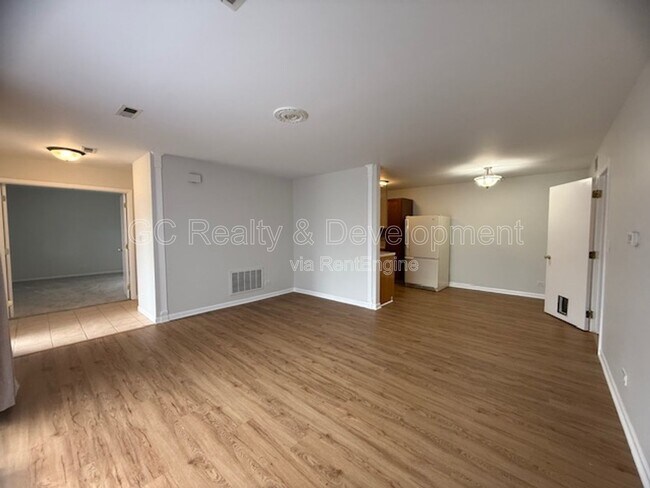 Photo - 1565 Burton Ct Unit Apt B