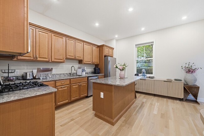 Photo - 77 North St Unit 77