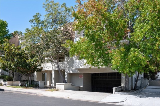 Photo - 1401 N Greenbrier Rd Unit 305