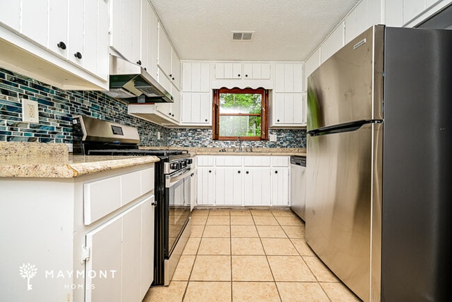 Photo - 145 Glenloch Pkwy