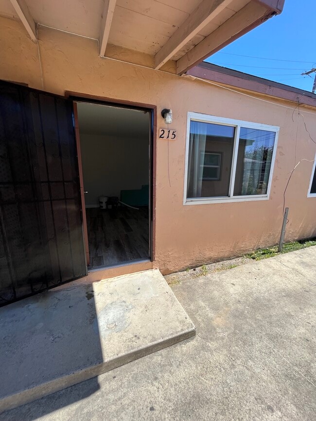Building Photo - 215 S Francis St Unit 215 Rental