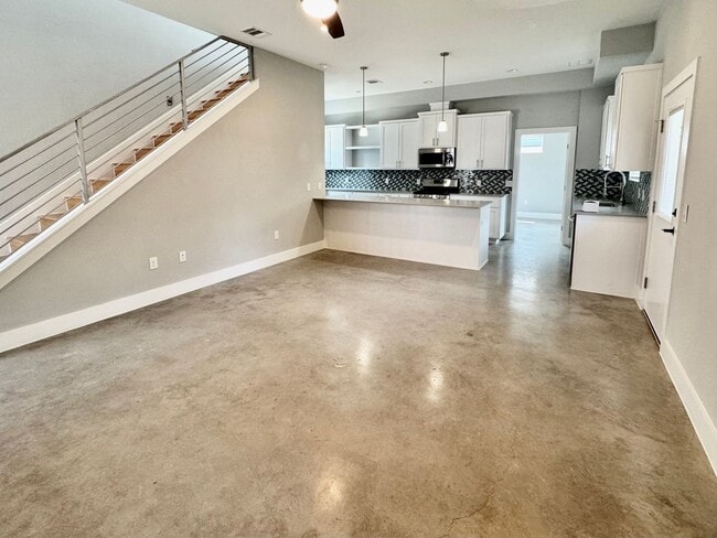 Photo - 6911 Meador Ave