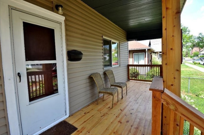 Photo - 616 Fillmore st ne