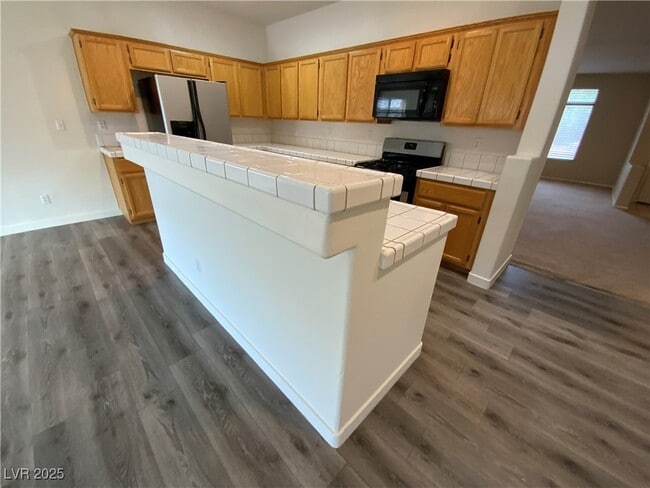 Building Photo - 330 John Henry Dr Rental