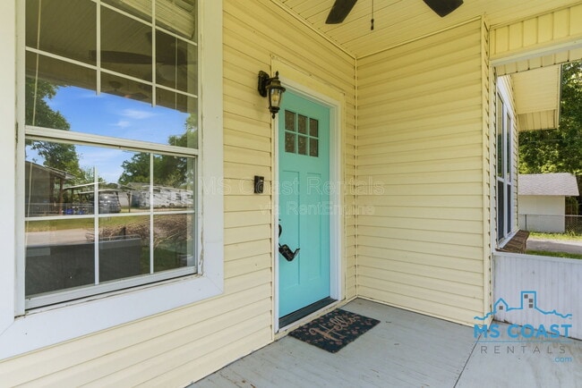 Photo - 4319 Lewis St