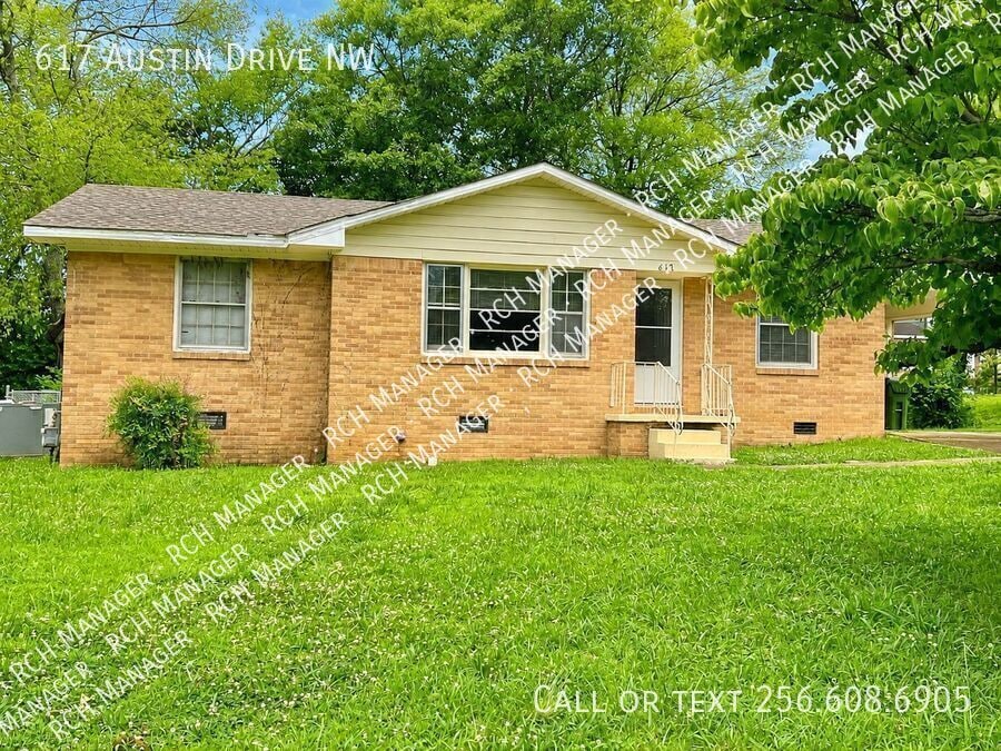 Photo - 617 Austin Dr NW