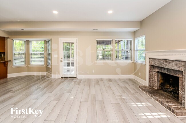 Photo - 9906 Elsenham Ln
