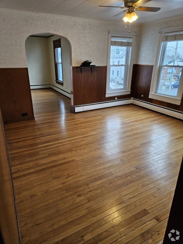 Building Photo - 44-46 Hoyt Street, unit 2 Rental
