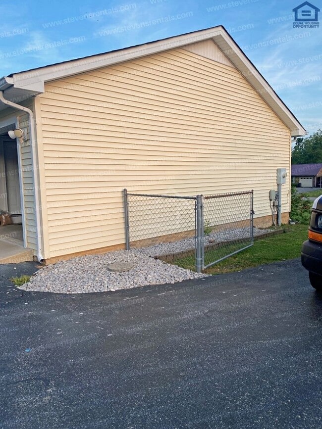 Photo - 3547 Southmeade Dr