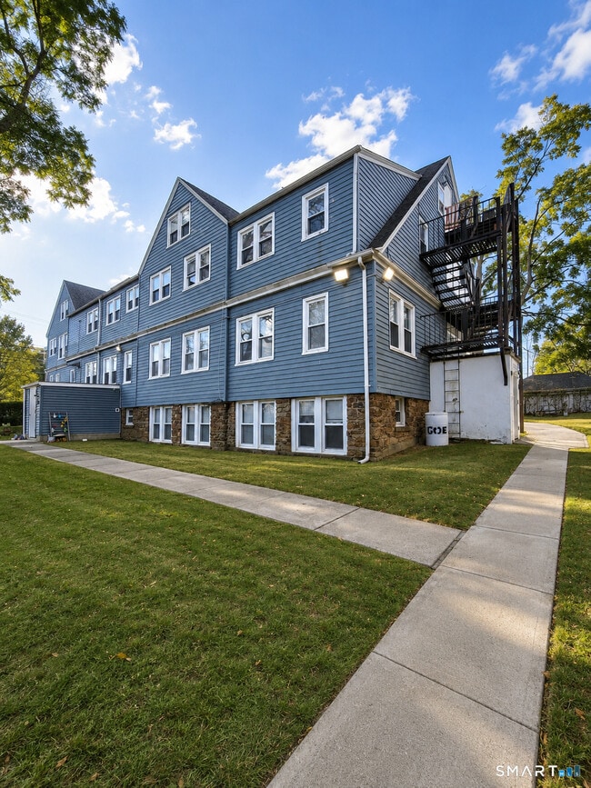 Building Photo - 3 -17-17 Curve St Unit 8