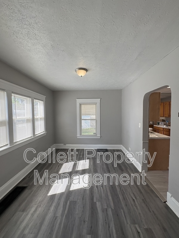 Photo - 3058 W 116th St