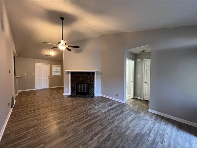 Photo - 2580 Teakwood Ln Unit B