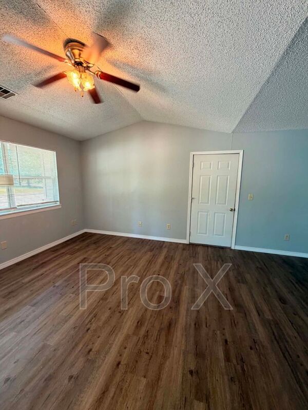 Photo - 419-421 W 16th St Unidad 419 W 16th St