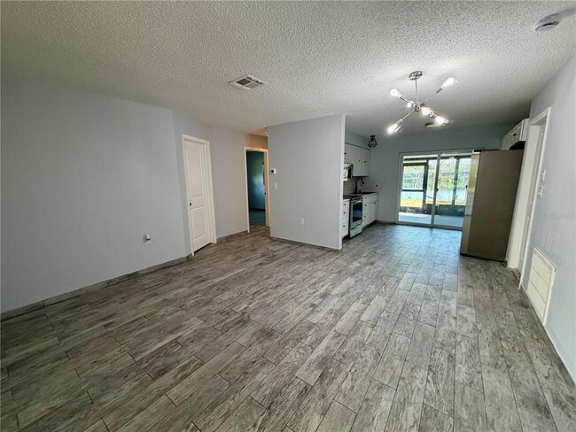 Photo - 4546 Edith St