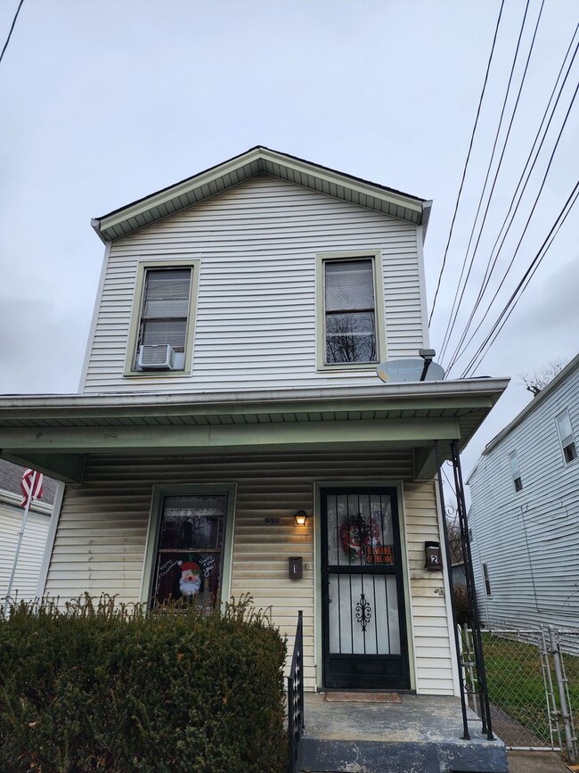 Photo - 2539 Bank St Apartamento Unidad 2539 Bank St. #2