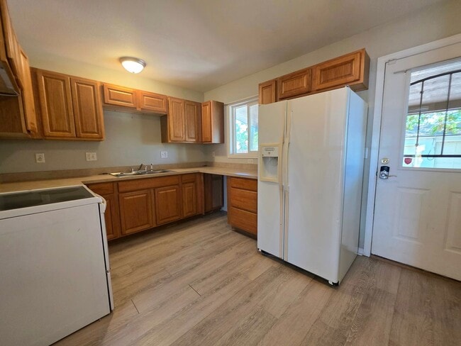 Photo - 1234 Pine St