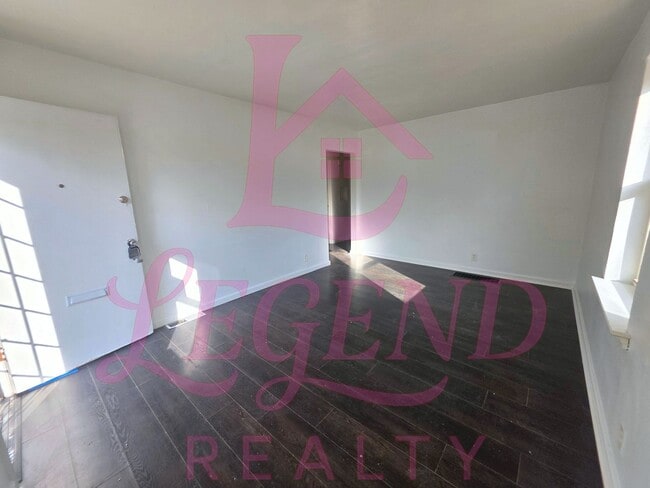 Photo - Cozy 2 Bedroom 1 Bathroom Home!