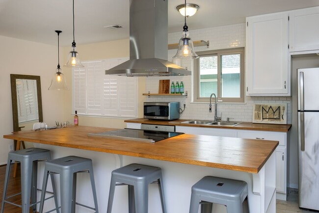 Photo - 4355 Diamond St Unit 4