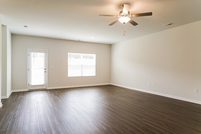 Photo - 348 Augustine Dr