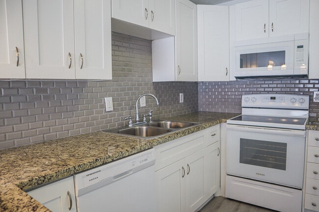 Photo - 8005 Lake Dr Unit 311