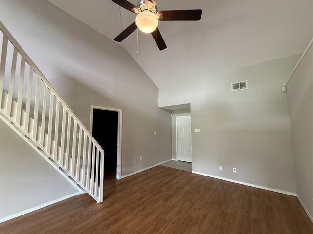 Photo - 609 Trout St