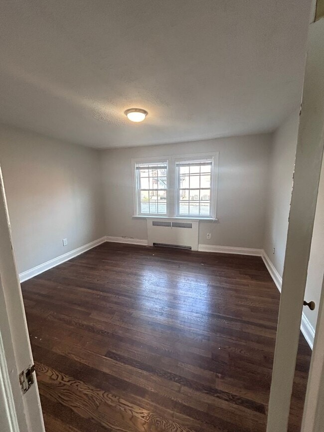 Coming Soon! | Freshly Updated 1 Bed, 1 Bath - Coming Soon! | Freshly Updated 1 Bed, 1 Bath Apartment Unit 4905 #4