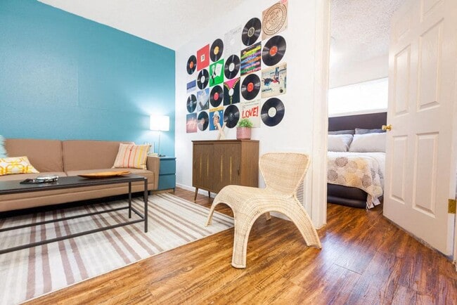 Casa 39 Apartments living area with decor - Casa 39 Rental
