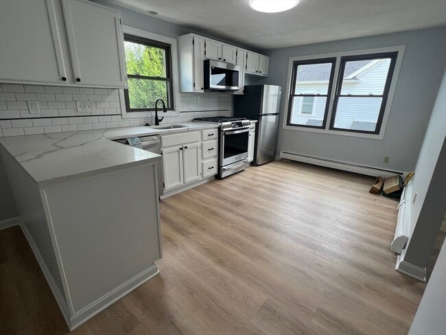 Building Photo - 204 California St Unit B Rental