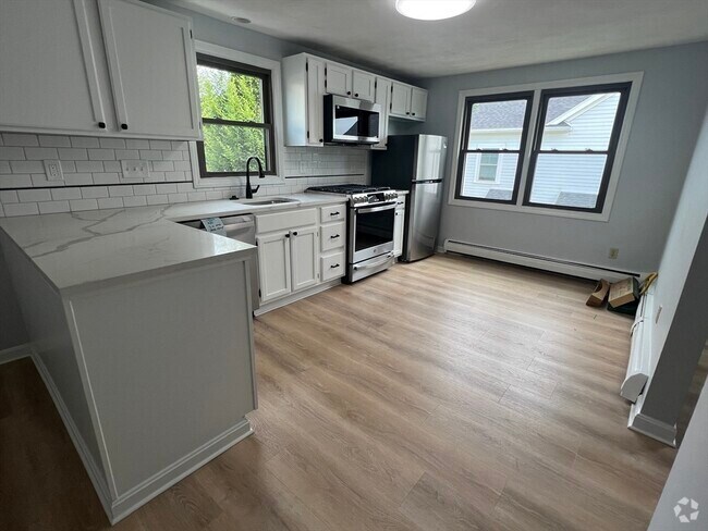 Building Photo - 204 California St Unit B Rental
