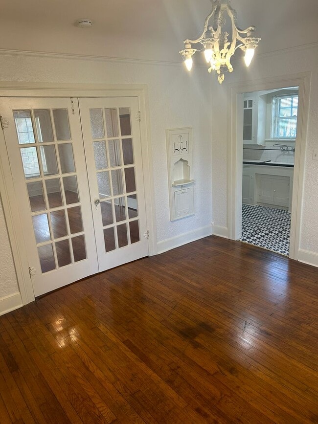 Photo - 1037 W Magnolia Ave