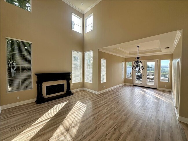 8 Danville Ln