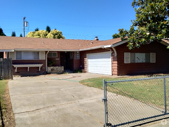 Building Photo - 628 W El Camino Ave Rental
