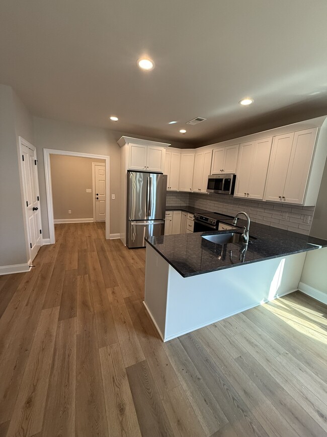 Photo - 713 Ewing Blvd