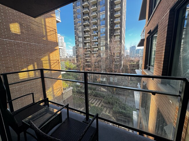 Photo - 1088 Richards St