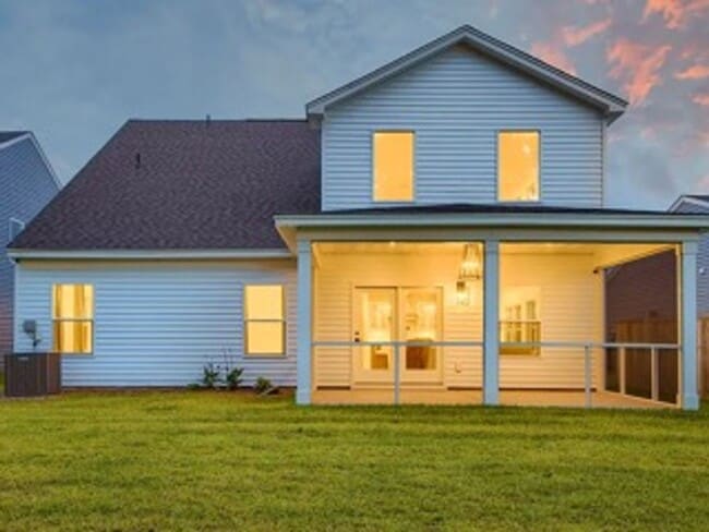 Photo - 4 Bedroom 4 Bath Home in Summerville!
