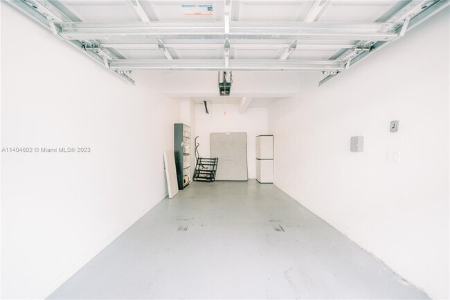 Photo - 483 Menendez Ave