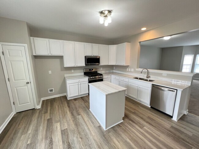 Photo - Beautiful Townhouse w/ 1st Floor Bedroom