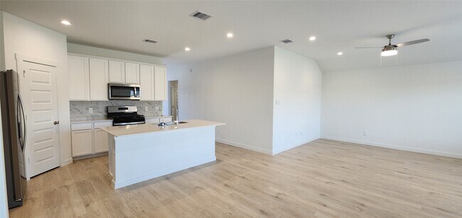 Photo - 4031 Pierce Pl Ln