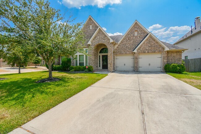 Building Photo - 28803 Davenport Dr