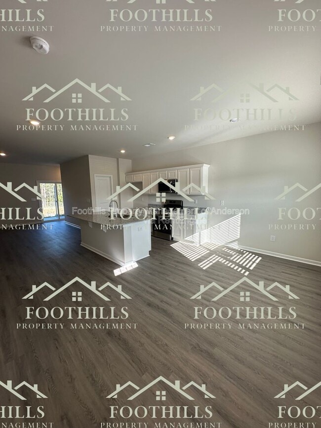 Photo - 1655 E Greenville St